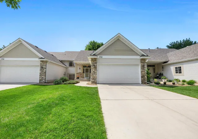 Photo 3 of Sale Pending at 1725 14th Court W, Hastings, MN 55033 | MLS# 7089396 | Listing updated on 2026-09-13
