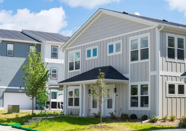 1st image of 1354 Winthrop St N #1, Saint Paul, MN 55119 | MLS# 7089398
