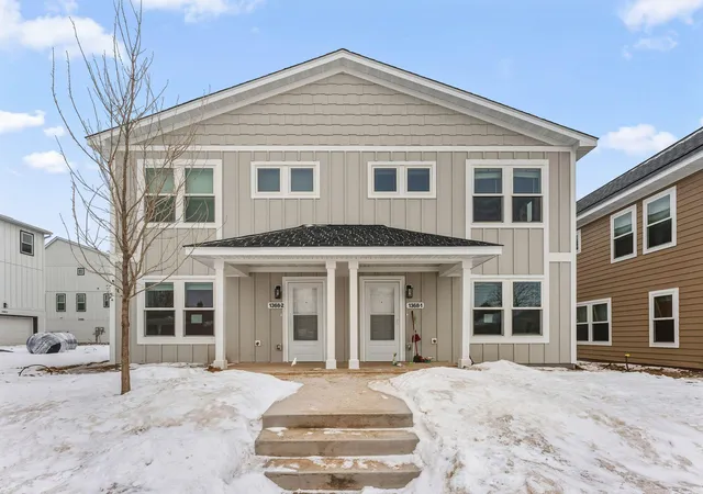 Homes for sale in Saint Paul, MN | 1354 Winthrop St N #1, Saint Paul, MN 55119 | MLS# 7089398