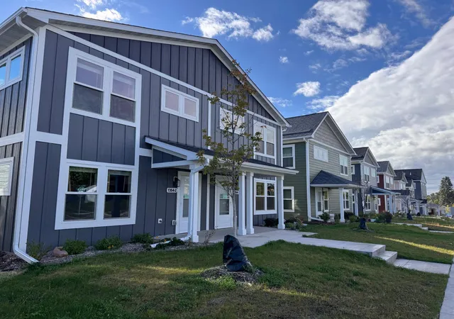 Photo 3 of Townhouse for sale at 1354 Winthrop St N #1, Saint Paul, MN 55119 | MLS# 7089398 | Listing updated on 2026-09-29