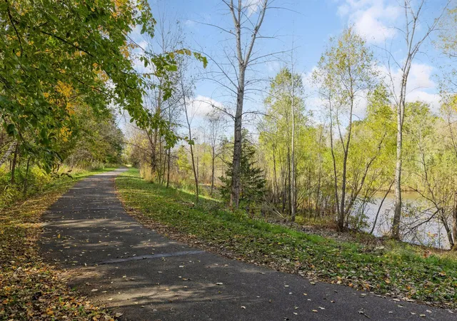 Photo 121 of Mansion for sale at 10964 Bentwater Ln, Saint Paul, MN 55129 | MLS# 7089400 | Listing updated on 2026-09-15