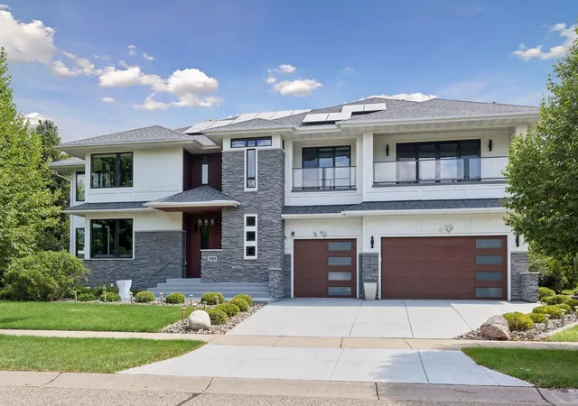 Photo 1 of Mansion for sale at 10964 Bentwater Ln, Saint Paul, MN 55129 | MLS# 7089400 | Listing updated on 2026-09-15