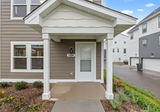 Photo 3 of Single family home for sale at 1334 Winthrop St N, Saint Paul, MN 55119 | MLS# 7089414 | Listing updated on 2026-10-19