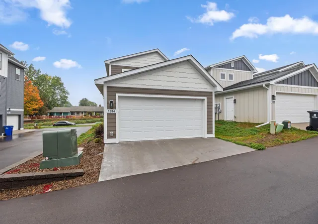 Photo 3 of Single family home for sale at 1334 Winthrop St N, Saint Paul, MN 55119 | MLS# 7089414 | Listing updated on 2026-10-19