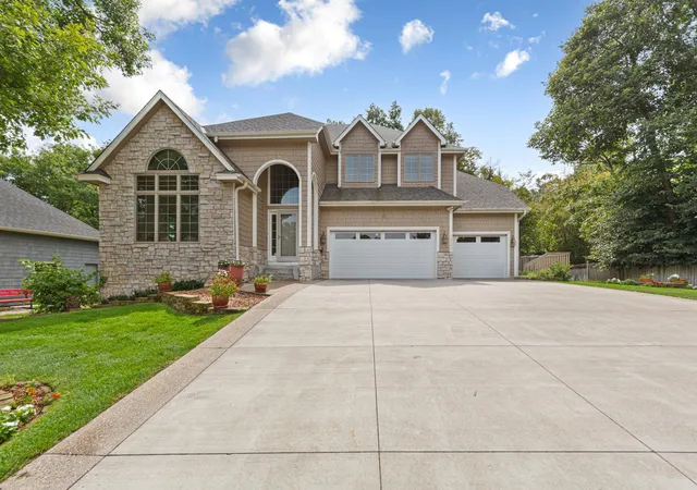 Photo 2 of Single family home for sale at 13985 42nd Avenue N, Minneapolis, MN 55446 | MLS# 7089421 | Listing updated on 2026-09-05