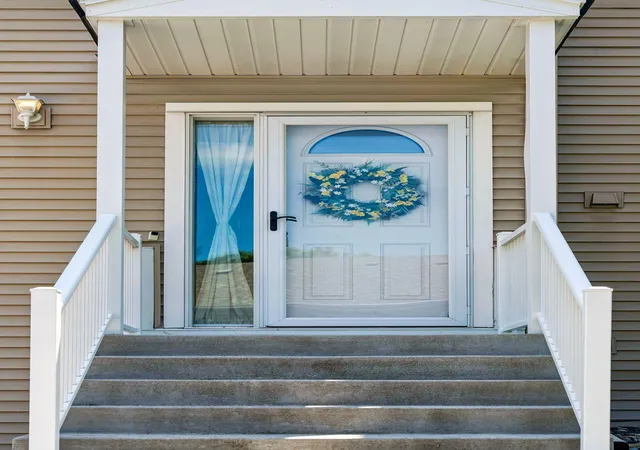 Photo 3 of Sale Pending at 5609 Bimini Dr, Hopkins, MN 55343 | MLS# 7089450 | Listing updated on 2026-09-01