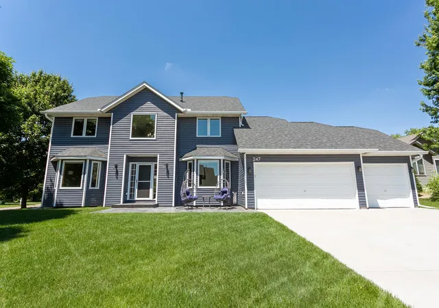 Homes for sale in Woodbury, MN | 247 Pendryn Hill Cir, Woodbury, MN 55125 | MLS# 7089473
