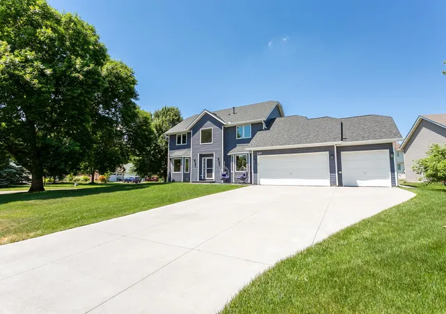 Homes for sale in Woodbury, MN | 247 Pendryn Hill Cir, Woodbury, MN 55125 | MLS# 7089473