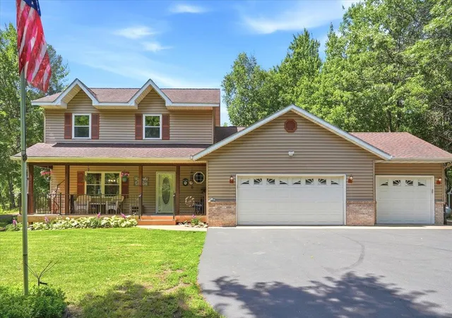 Photo 1 of Single family home for sale at 733 220th Street, Osceola, WI 54020 | MLS# 7089481 | Listing updated on 2026-08-18
