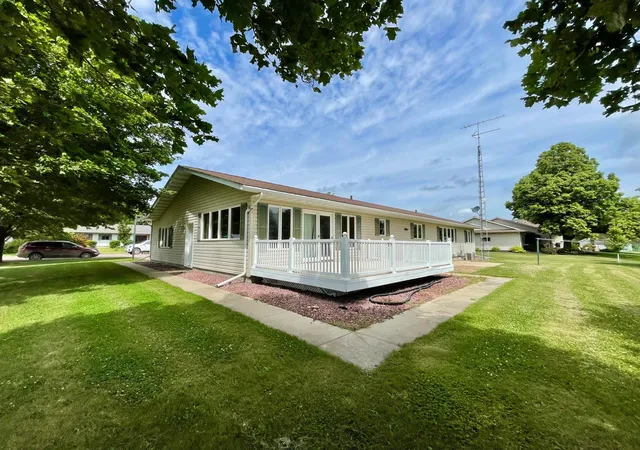 Homes for sale in Comfrey, MN | 212 Eastern Ave S, Comfrey, MN 56019 | MLS# 7089495