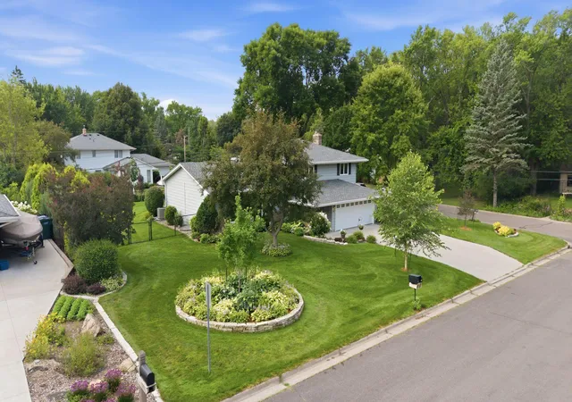 2nd image of 980 Lydia Ave W, Saint Paul, MN 55113 | MLS# 7089502