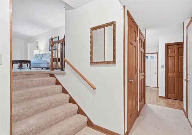 Photo 4 of Sale Pending at 980 Lydia Ave W, Saint Paul, MN 55113 | MLS# 7089502 | Listing updated on 2026-08-19
