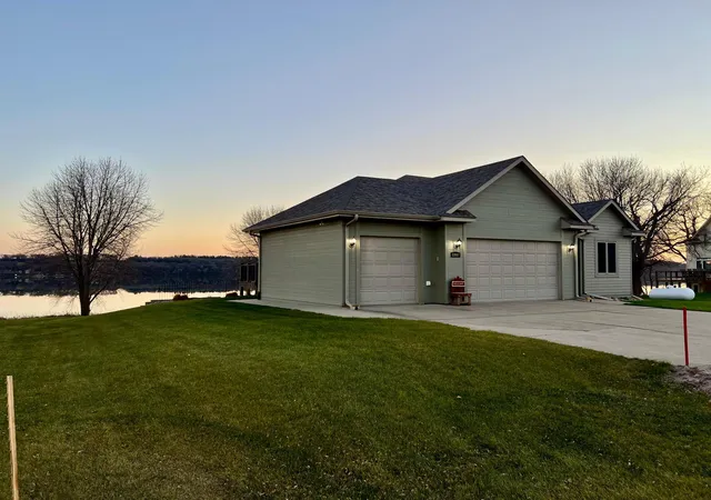 1st image of 83987 Ridge Creek Dr, Clinton, MN 56225 | MLS# 7089550