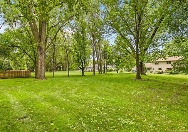 Homes for sale in Wayzata, MN | 14711 Woodruff Rd, Wayzata, MN 55391 | MLS# 7089582
