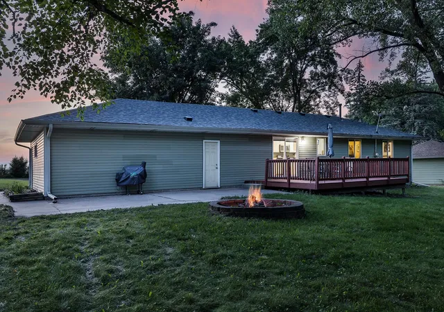 Homes for sale in Burnsville, MN | 1515 Woodhill Rd, Burnsville, MN 55337 | MLS# 7089589