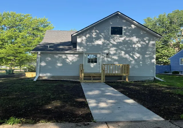 1st image of 1203 Apel Ave, Worthington, MN 56187 | MLS# 7089648