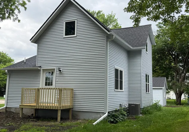 2nd image of 1203 Apel Ave, Worthington, MN 56187 | MLS# 7089648