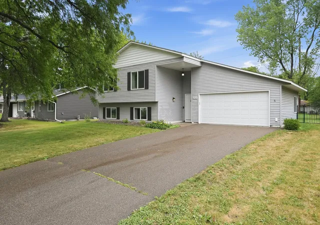 Homes for sale in Cottage Grove, MN | 8923 Janero Ave S, Cottage Grove, MN 55016 | MLS# 7089672