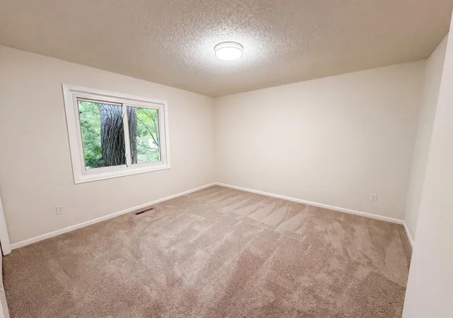 Photo 3 of Single family home for sale at 546 Hazel St N, Saint Paul, MN 55119 | MLS# 7089735 | Listing updated on 2026-10-16