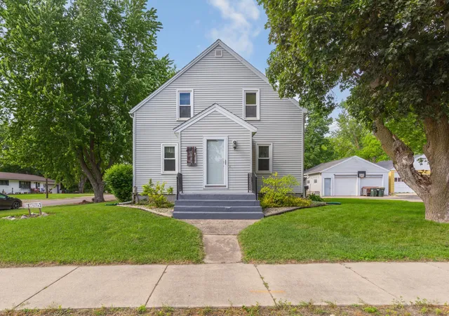Homes for sale in Waterville, MN | 330 Lake St W, Waterville, MN 56096 | MLS# 7089749