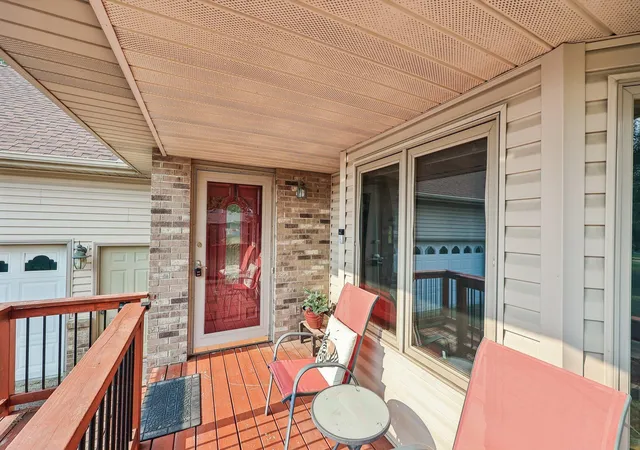 2nd image of 597 Viking Dr E, Saint Paul, MN 55117 | MLS# 7089756