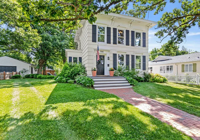 4th image of 706 6Th St, Hudson, WI 54016 | MLS# 7089765