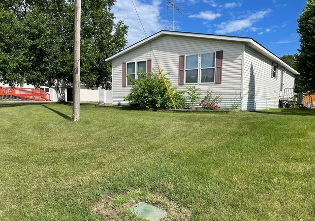 1st image of 708 1st St E, Milaca, MN 56353 | MLS# 7089834