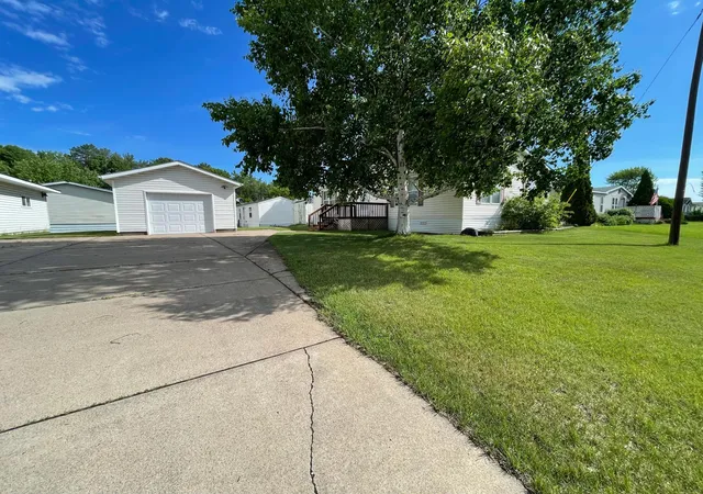 3rd image of 708 1St St E, Milaca, MN 56353 | MLS# 7089834