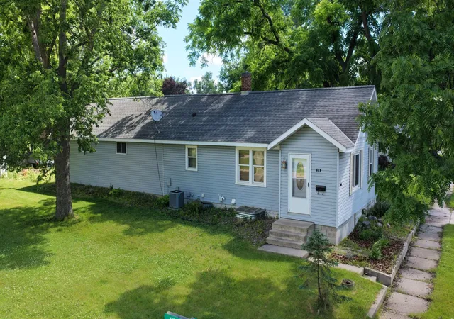 Homes for sale in Willmar, MN | 117 Ella Ave Ne, Willmar, MN 56201 | MLS# 7089838