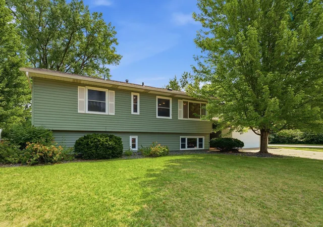 Photo 3 of Sale Pending at 3996 Rahn Rd, Saint Paul, MN 55122 | MLS# 7089850 | Listing updated on 2026-09-04