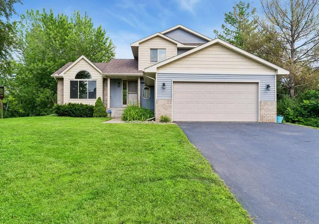 Photo 3 of Sale Pending at 5023 Helena Rd N, Saint Paul, MN 55128 | MLS# 7089882 | Listing updated on 2026-08-31