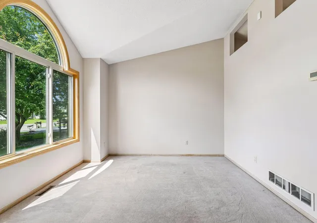 Photo 4 of Sale Pending at 5023 Helena Rd N, Saint Paul, MN 55128 | MLS# 7089882 | Listing updated on 2026-08-31