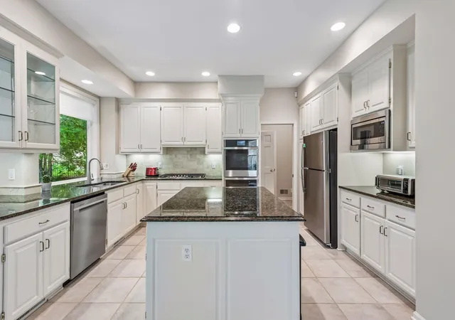 3rd image of 823 Hidden Meadow Trl, Saint Paul, MN 55123 | MLS# 7089888