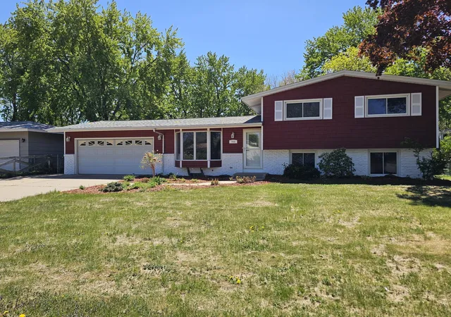 Homes for sale in Spring Lake Park, MN | 748 82nd Ave Ne, Spring Lake Park, MN 55432 | MLS# 7089895