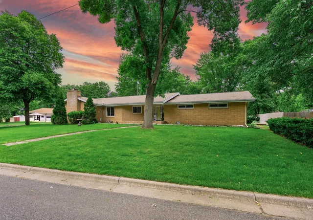 1st image of 755 3rd Ave Nw, Milaca, MN 56353 | MLS# 7089902