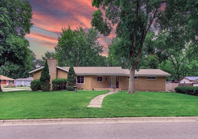 2nd image of 755 3rd Ave Nw, Milaca, MN 56353 | MLS# 7089902
