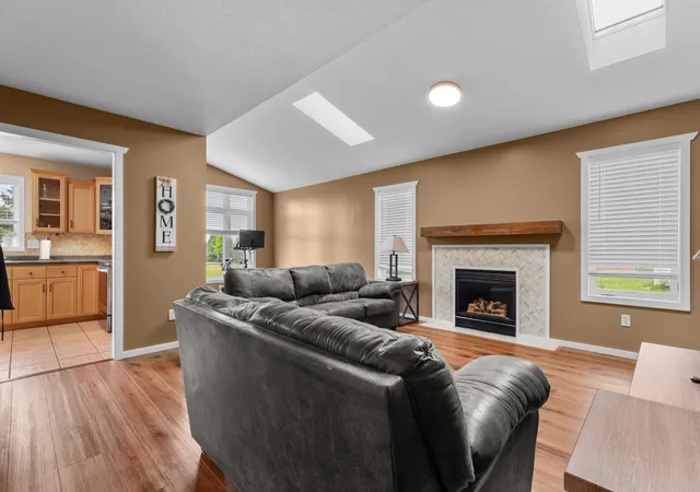 Photo 3 of Single family home for sale at 1102 Southern Hills Ln Sw, Rochester, MN 55902 | MLS# 7089905 | Listing updated on 2026-08-18