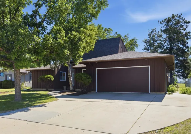 Homes for sale in Moorhead, MN | 2504 18th St S, Moorhead, MN 56560 | MLS# 7089953