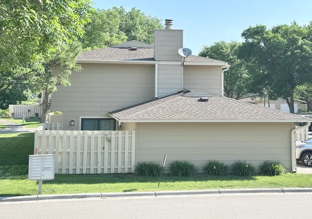 3rd image of 2209 Mayfair Rd, Golden Valley, MN 55427 | MLS# 7089981