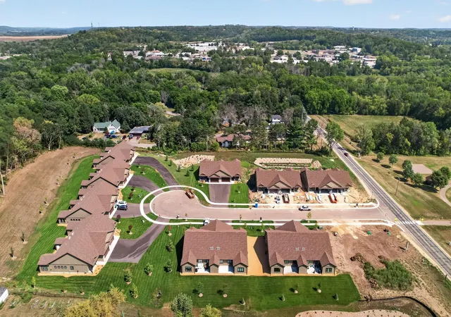 Photo 2 of Townhouse for sale at 1091 Legend Ln, River Falls, WI 54022 | MLS# 7090008 | Listing updated on 2026-09-21