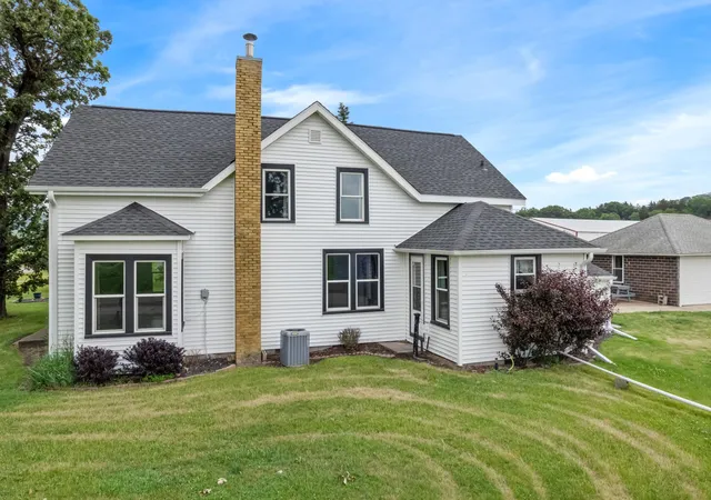 Photo 3 of Single family home for sale at W22882 Little Tamarack Rd, Galesville, WI 54630 | MLS# 7090013 | Listing updated on 2026-09-22