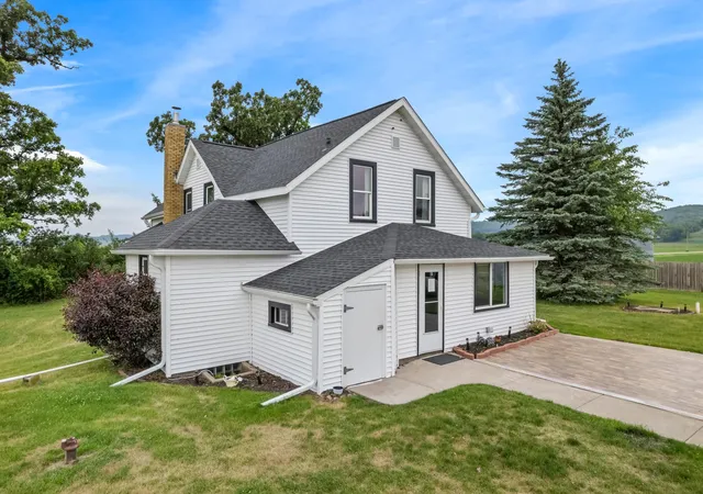 Photo 3 of Single family home for sale at W22882 Little Tamarack Rd, Galesville, WI 54630 | MLS# 7090013 | Listing updated on 2026-10-07