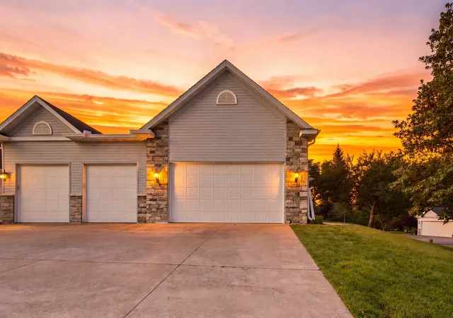 Photo 1 of Single family home for sale at 710 Gilfillan Ln, Saint Paul, MN 55127 | MLS# 7090039 | Listing updated on 2026-10-22