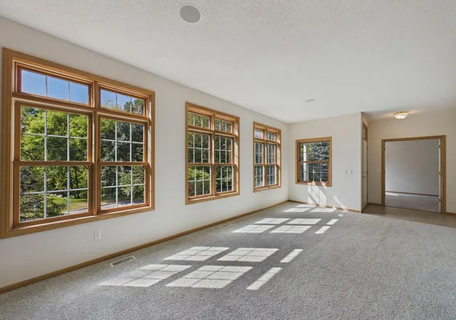 Photo 4 of Single family home for sale at 710 Gilfillan Ln, Saint Paul, MN 55127 | MLS# 7090039 | Listing updated on 2026-10-22