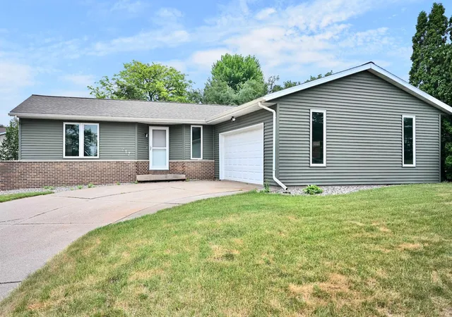 Homes for sale in Onalaska, WI | 217 13th Ave S, Onalaska, WI 54650 | MLS# 7090044