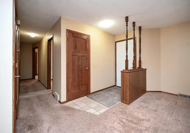 Homes for sale in Onalaska, WI | 217 13Th Ave S, Onalaska, WI 54650 | MLS# 7090044