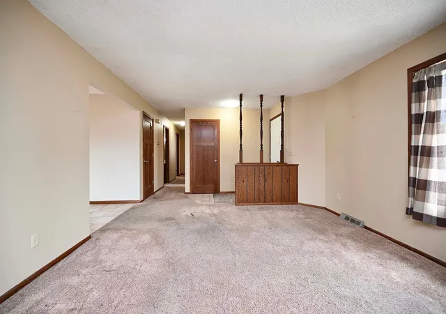 Homes for sale in Onalaska, WI | 217 13Th Ave S, Onalaska, WI 54650 | MLS# 7090044