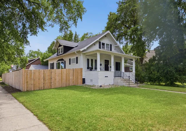 2nd image of 1402 8th Ave S, Fargo, ND 58103 | MLS# 7090052