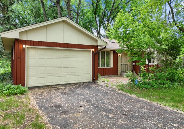 Homes for sale in Burnsville, MN | 13009 Lakeview Dr, Burnsville, MN 55337 | MLS# 7090083