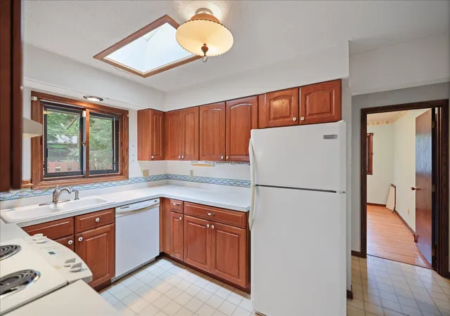 Homes for sale in Burnsville, MN | 13009 Lakeview Dr, Burnsville, MN 55337 | MLS# 7090083